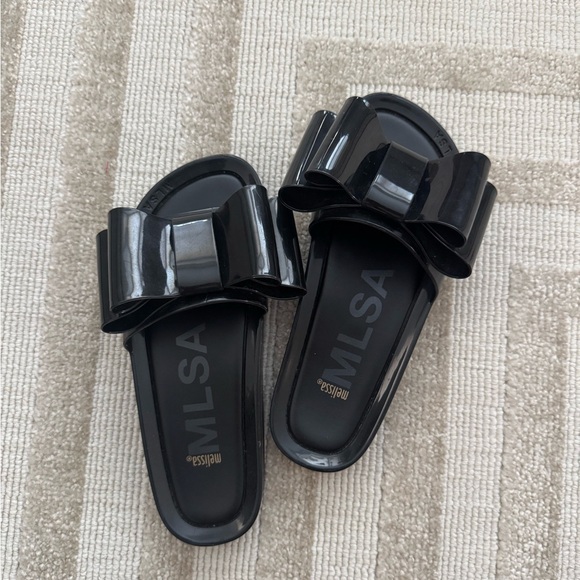 FREE SHIPPING! Melissa Glossy Black Bow Slide Sandals - Picture 1 of 3